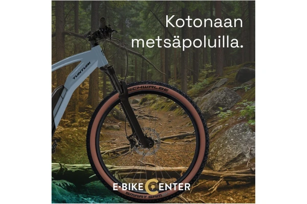 Tunturi Neva E290 sähkömaastopyörä luonnossa Edestäkuvattu