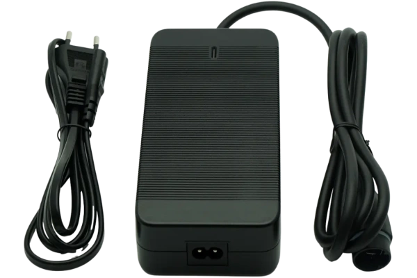 YAMAHA Laturi Simplo i630Wh 36V Suora pistoke
